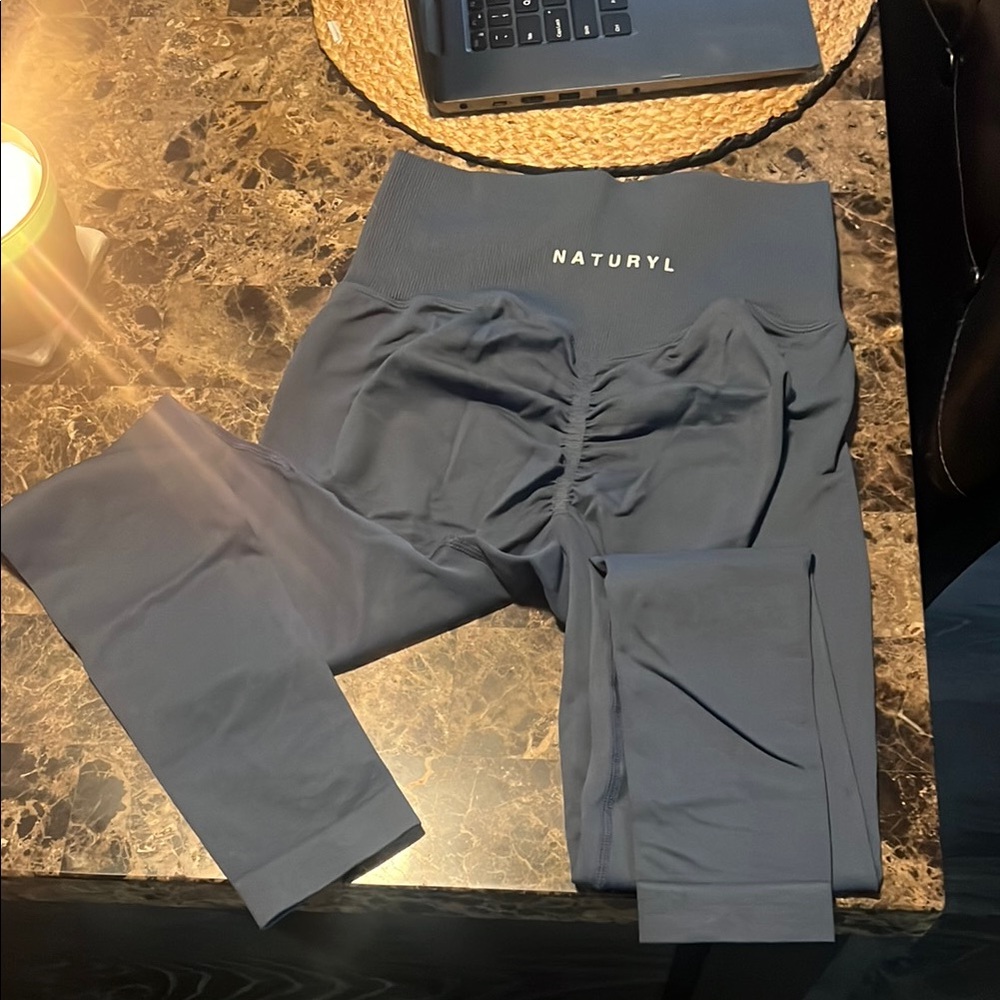 NATURYL Gray Leggings